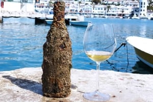 Sitges: Zeilboottocht + wandeltour en wijnkeldertour