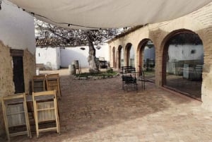 Sitges: Zeilboottocht + wandeltour en wijnkeldertour
