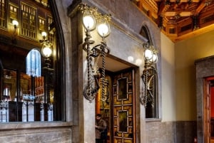 Excursão privada sem filas ao Palácio Güell por Gaudi