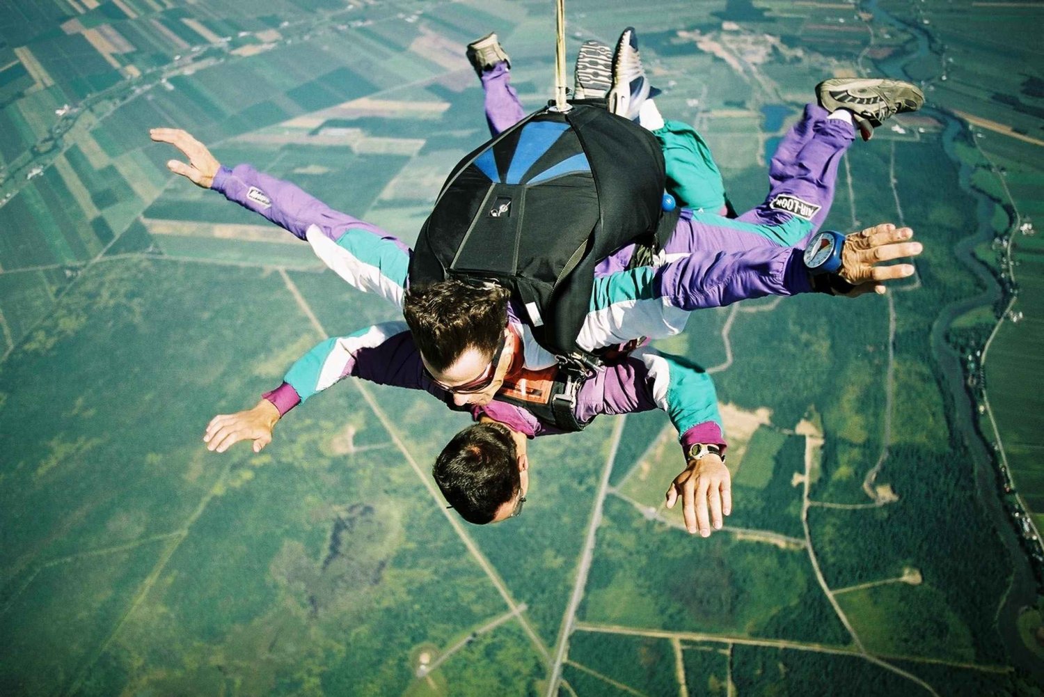 Skydive Over Barcelona - skok w tandemie z wysokości 13 000 stóp + transport