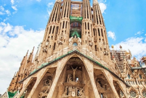 Tour guiado completo de la Sagrada Familia en grupo reducido
