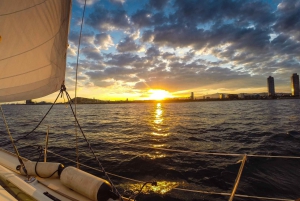 Barcelona: Sunset Sailing Experience with Live Guitar Music