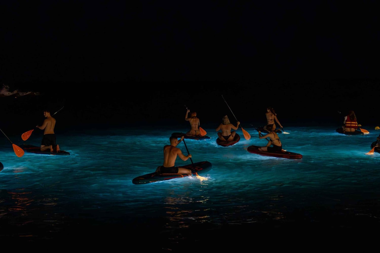 Starlight Paddlesurfing om natten i Barcelona