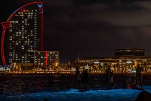 Starlight Paddlesurfing om natten i Barcelona