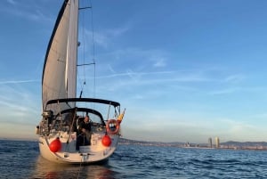 Barcelone : croisière en voilier au coucher du soleil