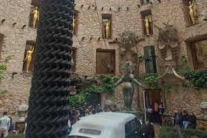 Skräddarsydd från Barcelona: Tur till Dalis museum och födelseplats