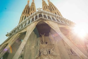 Tour+Ticket: Lights & Shadows of the Sagrada Familia