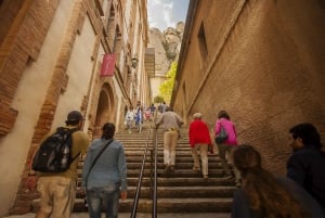 Tot Montserrat: Fahrkarte, Museumtickets und Mittagessen
