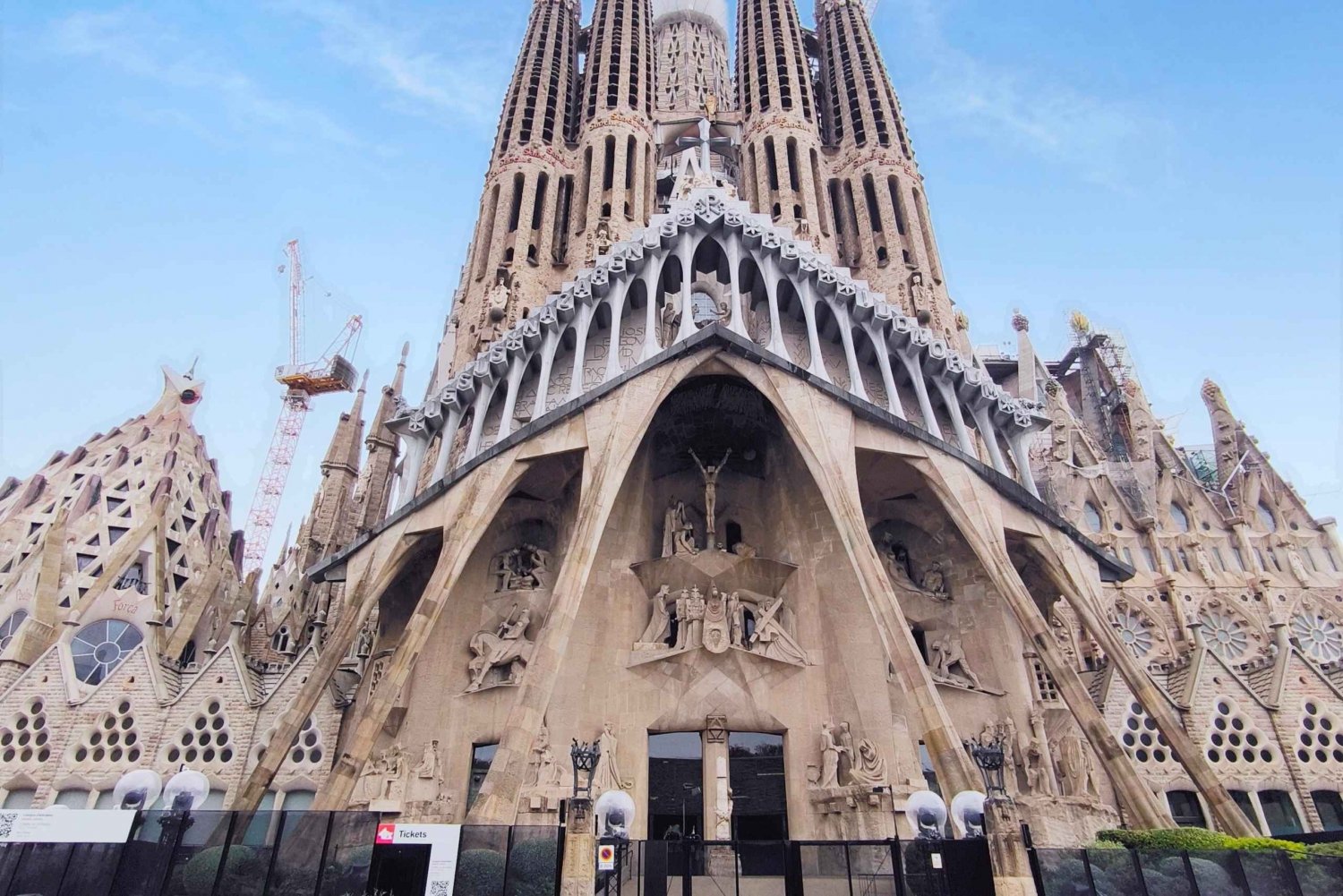 Tur Barcelona în Română