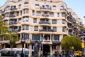 Tur Barcelona în Română