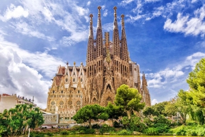Uncover Sagrada Familia: Gaudí’s Designs and Museum Exhibits
