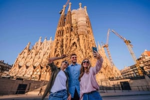 Uncover Sagrada Familia: Gaudí’s Designs and Museum Exhibits