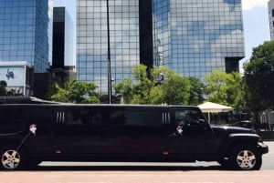 Barcelona: Limousine Ride with Drinks & Entry to Nightclub