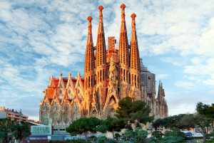 Walking Tour Sagrada Familia Basilica For European Tourist