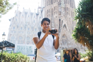 Walking Tour Sagrada Familia Basilica For European Tourist