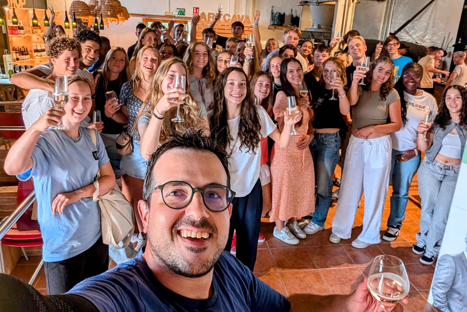 Din cava, din historie – Vinverkstedopplevelse hos Artcava