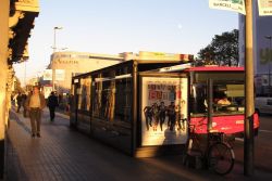 Barcelona Airport: N16 and N17 Night Bus: Transfer Bus between Airport and Plaça Catalunya via Plaça Espanya