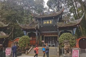 1-Day Mount Qingcheng and Dujiangyan Irrigation System Tour