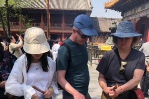 4-Hour Private Walking Tour of Lama Temple and Hutong