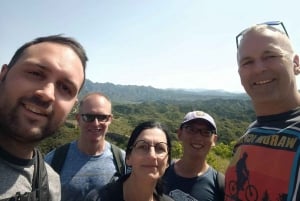 Guidad sightseeing-buss till Mutianyu-muren på eftermiddagen