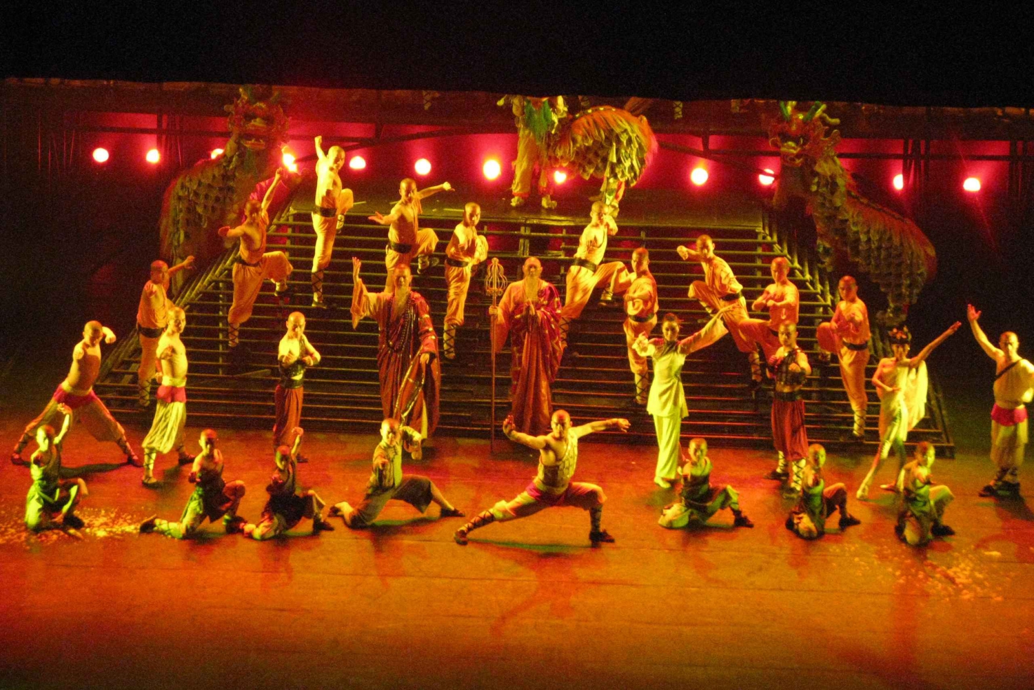 Akrobatshow i Beijing + hotpot eller lokal mad