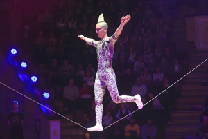 Akrobatshow i Beijing + hotpot eller lokal mad