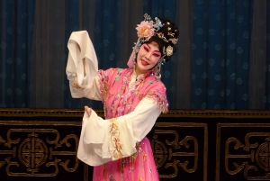 北京のアクロバットショーと北京オペラのツアー（移動サービス付き）をご覧ください