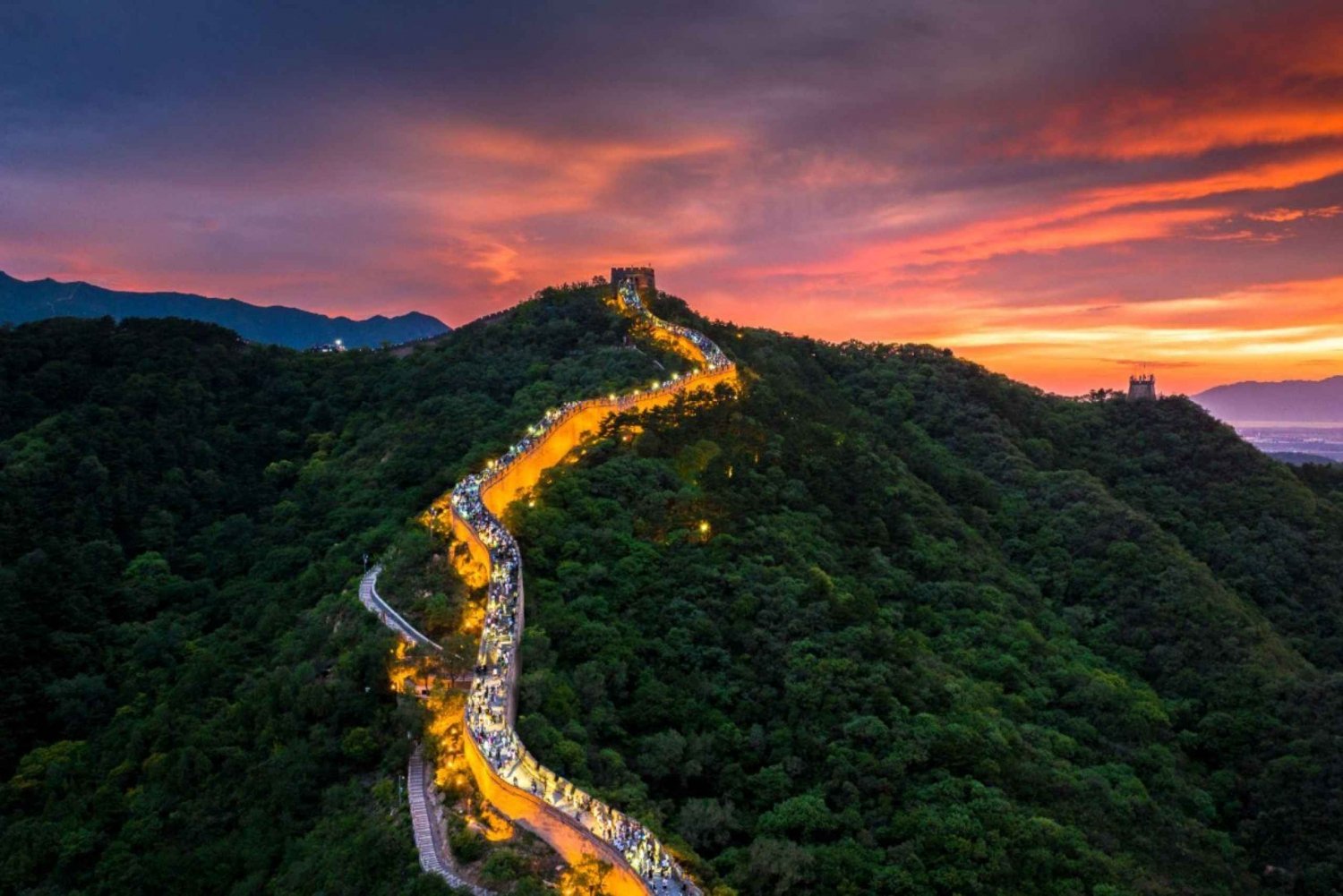 Pekín: ticket de entrada nocturna a la Gran Muralla de Badaling o tour con espectáculo