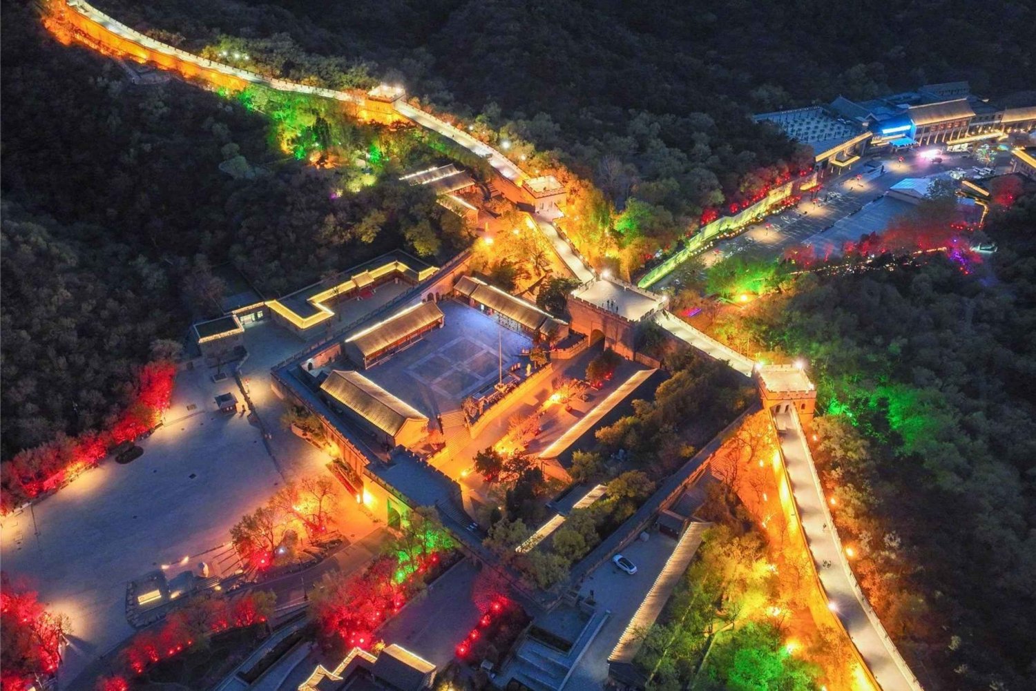 Badaling Great Wall Night Tour+ Light Show + Performance
