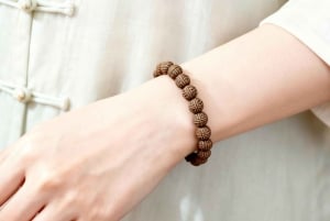 Beijing: Chinese Fragrant Bracelet Making