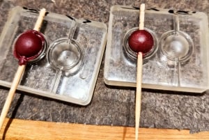 Beijing: Chinese Fragrant Bracelet Making