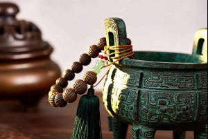 Pékin : fabrication de bracelets parfumés chinois