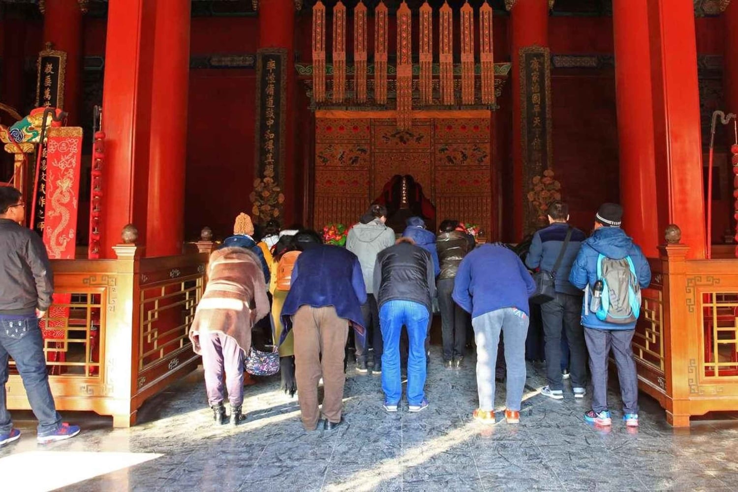 Pekin: Wejście do Świątyni Konfucjusza; szybko i sprawnie