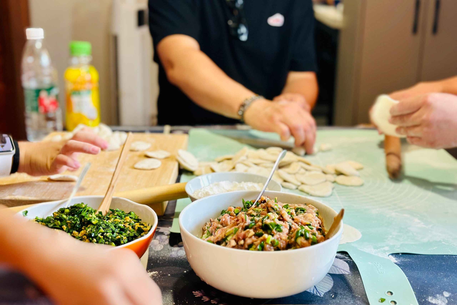 Pechino: Lezione di preparazione dei fagottini con visita al mercato delle erbe