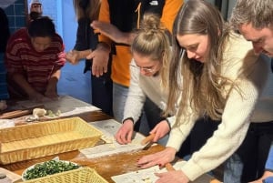 Beijing: Verksted for dumplingproduksjon med måltid og te