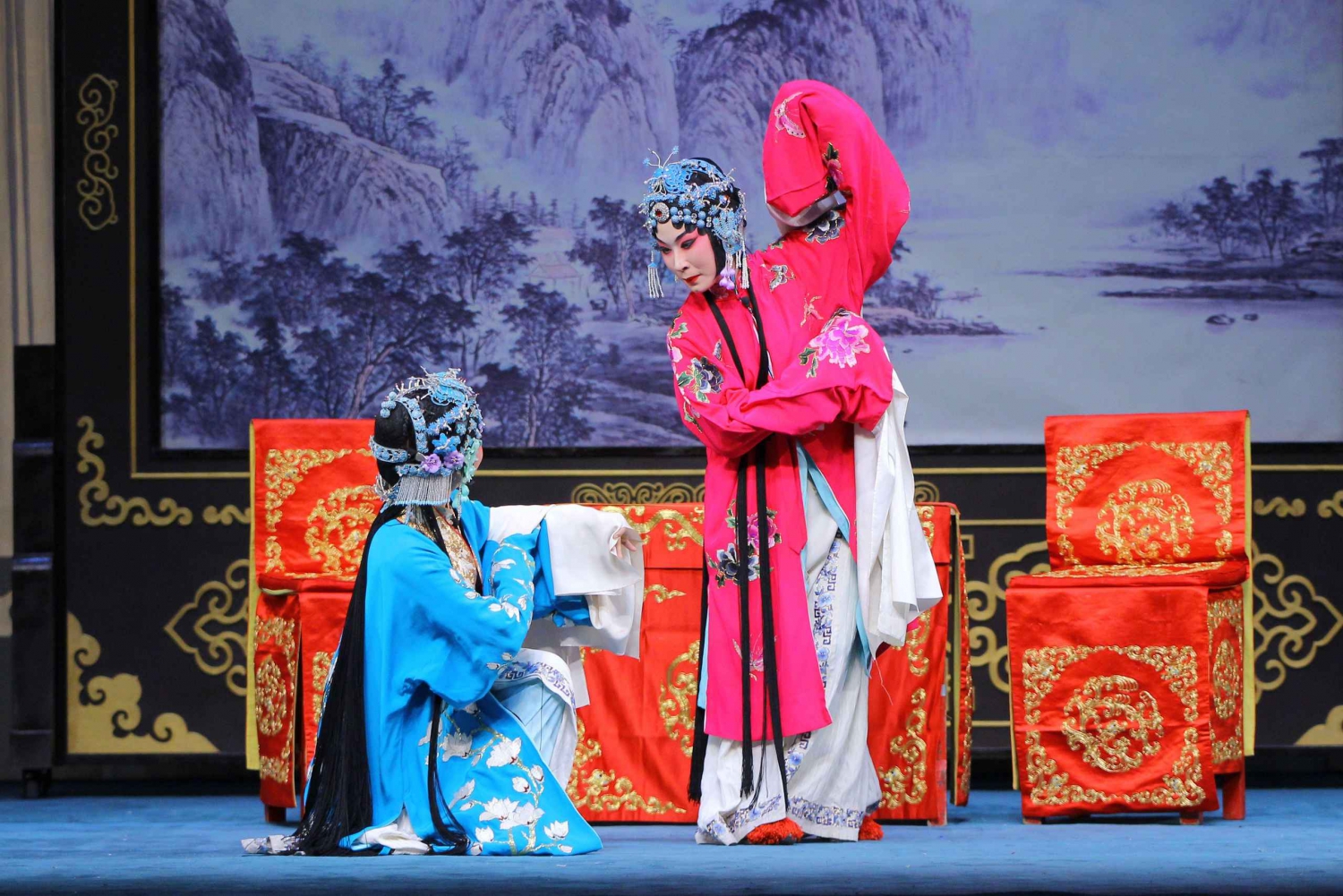 Akrobatshow och Pekingoperan i Peking med transfer