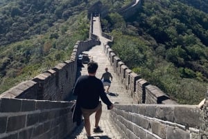 Beijing: Great Wall Layover Tour with a Native