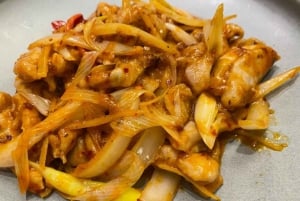 Dîner dans les hutongs de Pékin et visite privée à pied avec dégustation de bière