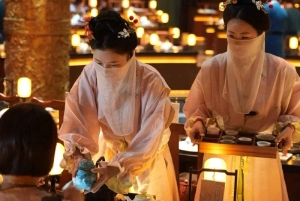 Beijing: Imperial Themed Banquet with Opera and Costume