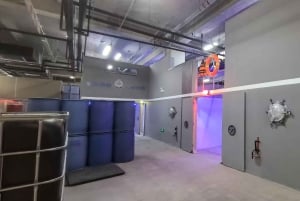 Pequim: Batalha de pistolas de água em recinto fechado com jogadores locais