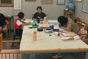 Peking: Opi kalligrafiaa, maalausta tai veistämistä mestarilta