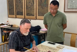 Peking: Opi kalligrafiaa, maalausta tai veistämistä mestarilta