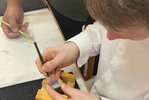 Peking: Opi kalligrafiaa, maalausta tai veistämistä mestarilta