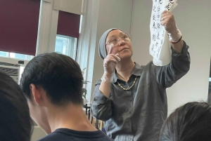 Peking: Opi kalligrafiaa, maalausta tai veistämistä mestarilta