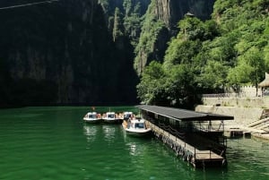 Recorrido por el Desfiladero de Longqing de Pekín con conductor de habla hispana
