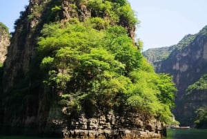 Recorrido por el Desfiladero de Longqing de Pekín con conductor de habla hispana
