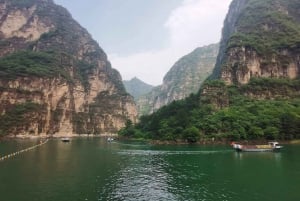 Recorrido por el Desfiladero de Longqing de Pekín con conductor de habla hispana