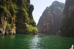 Recorrido por el Desfiladero de Longqing de Pekín con conductor de habla hispana