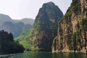 Recorrido por el Desfiladero de Longqing de Pekín con conductor de habla hispana