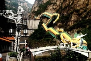 Recorrido por el Desfiladero de Longqing de Pekín con conductor de habla hispana